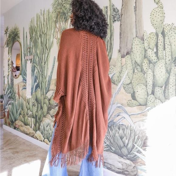 Brown Fringe Shawl-poncho - Picture 2 of 7